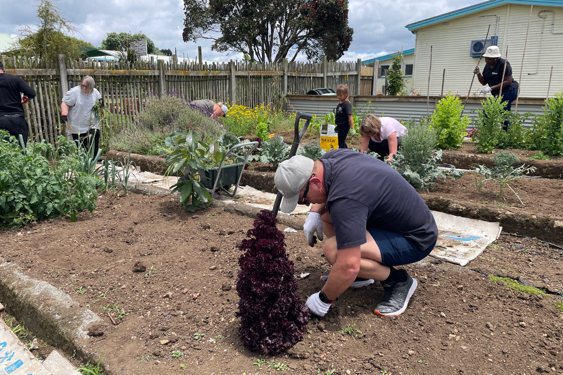 Sudburys Get Stuck In