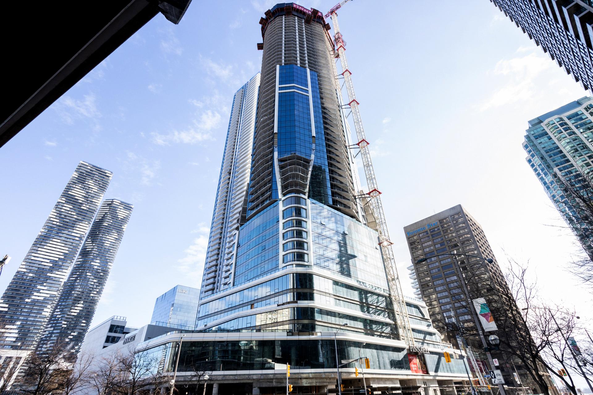 pinnacle one yonge