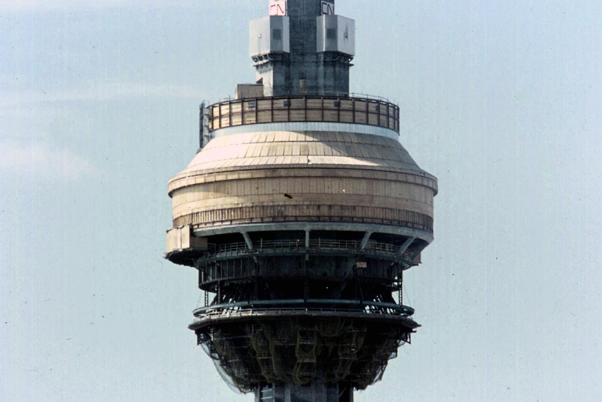 cn tower construction