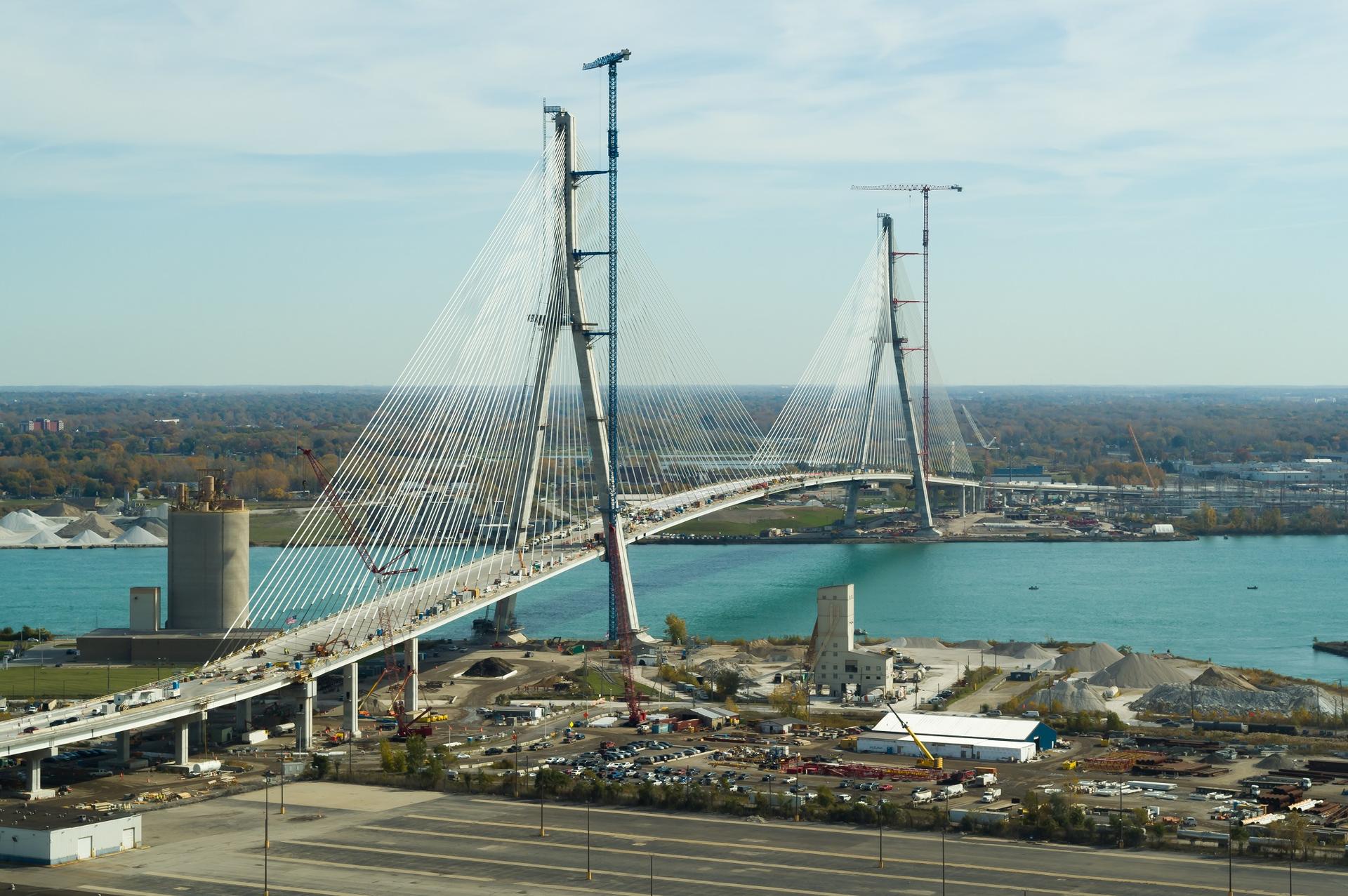 canada US border bridge