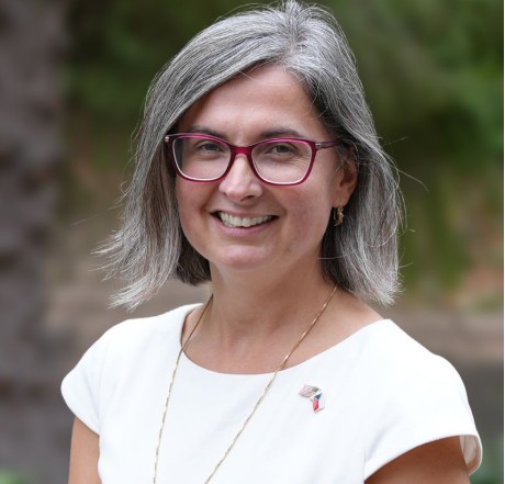 headshot of Renáta Tichá