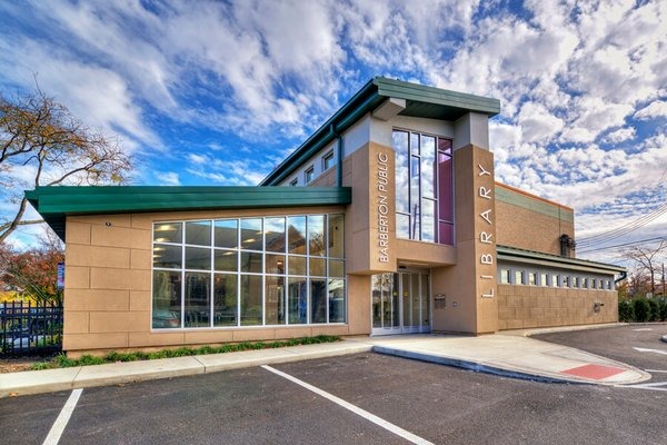Exterior shot of Barberton Public Library