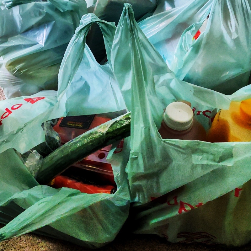 Photo of food deilivery by Dennis Sylvester Hurd via Flickr and in the public domain