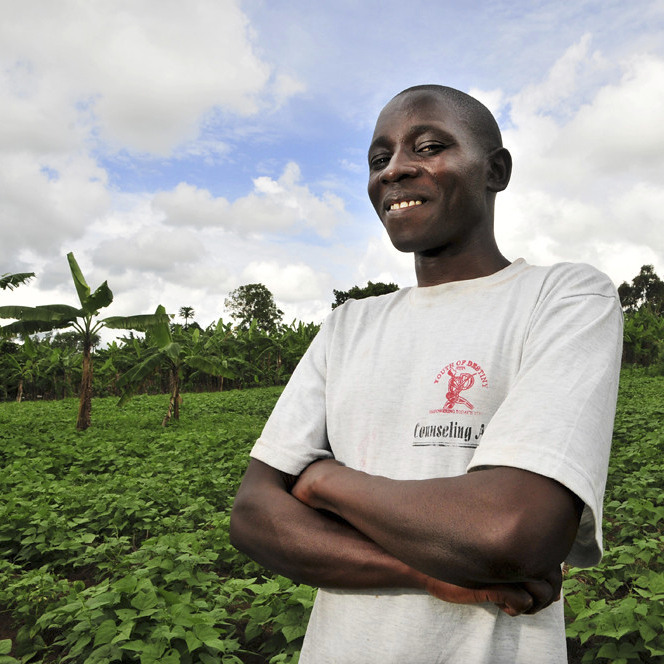 Photo: A bean farmer near Masaka, Uganda. Credit: ©2009CIAT/NeilPalmer.