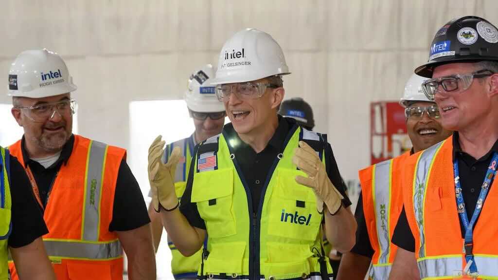 CEO Pat Gelsinger touring one of Intel's new Arizona fabrication plants