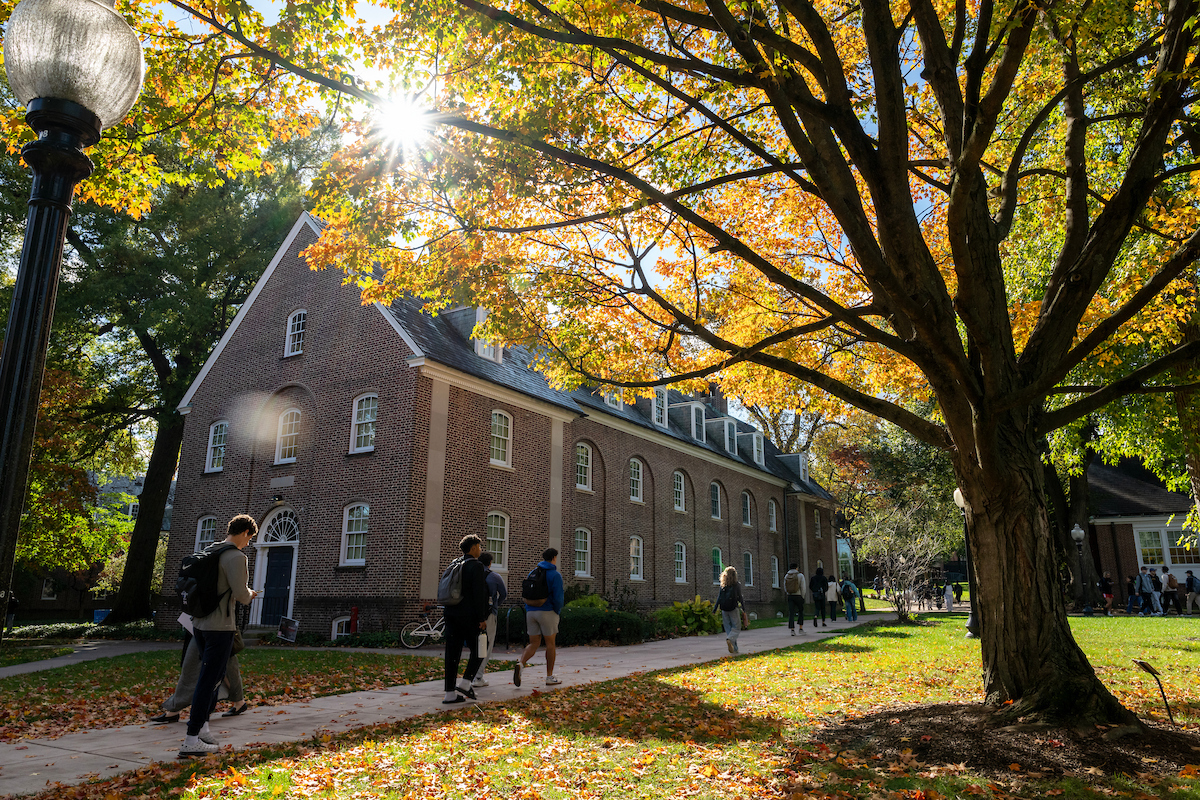 The American Chemical Society Student Affiliates (ACSSA) hosted F&M's second annual STEM Picnic. The picnic is an event where all students and faculty in STEM (Science, Technology, Engineering, and Mathematics) at F&M can network and build community.