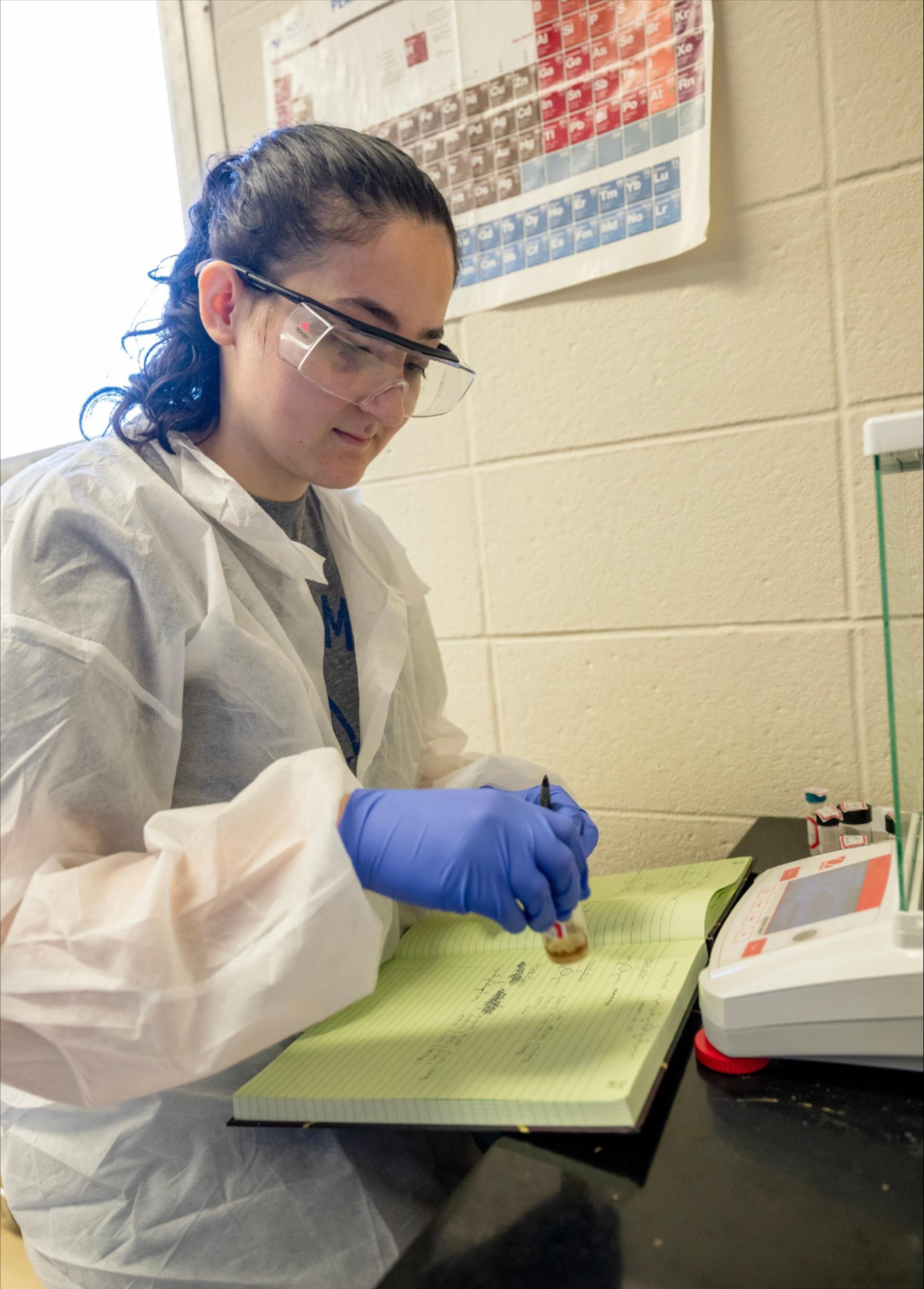 Hannah Talesnik ’26, co-president of the Nanobots Research Club