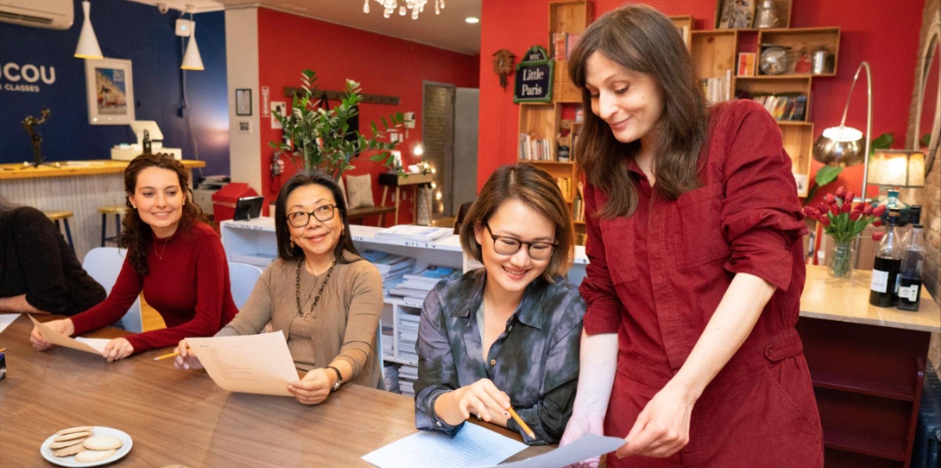 Eléonore teaching a conversation lab in NYC