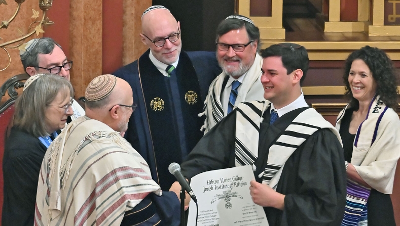 Latest Schmooze and News - Adath Israel Congregation