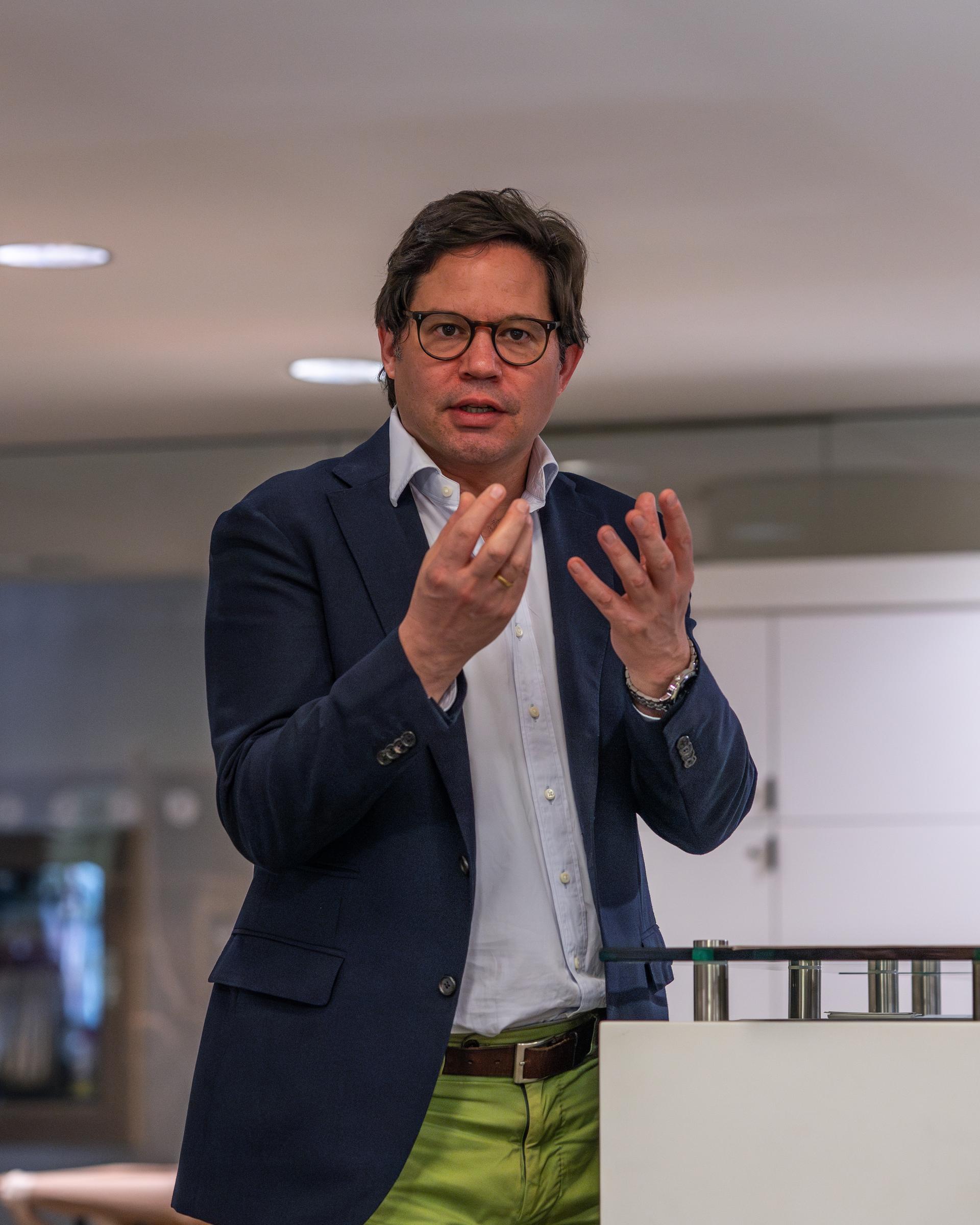 Alexander Regier in class teaching