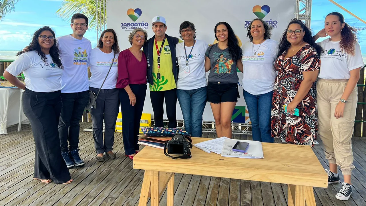 Gestores, professores e estudantes da Universidade de Pernambuco, com gestores e técnicos da Prefeitura de Jaboatão dos Guararapes no Espaço Vida Marinha (EVMar).