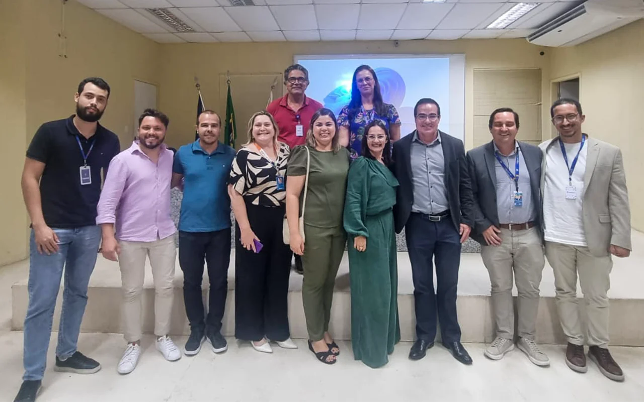 Docentes, pesquisadores e gestores do Governo de Pernambuco durante o evento do programa Agentes Digitais