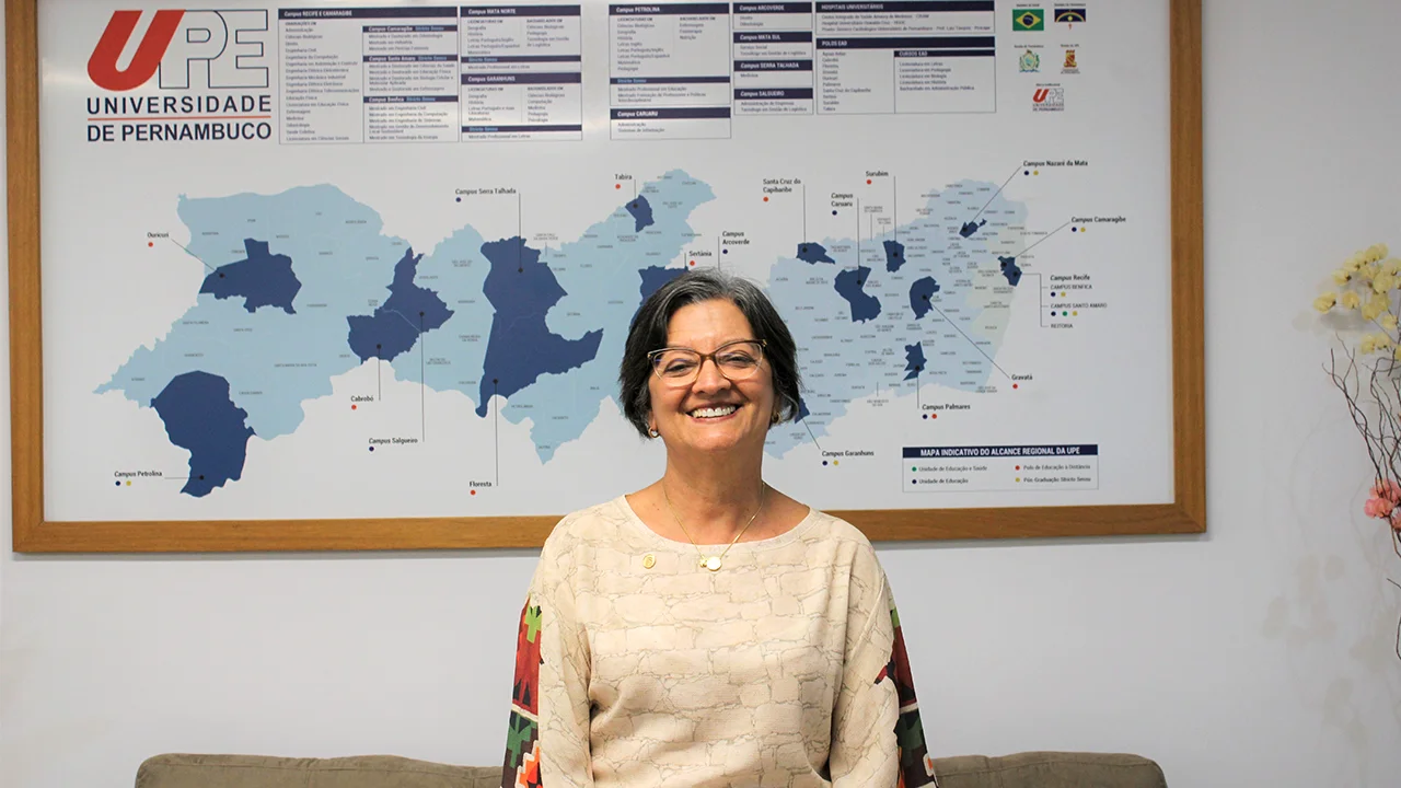 A reitora da Universidade de Pernambuco, Socorro Cavalcanti