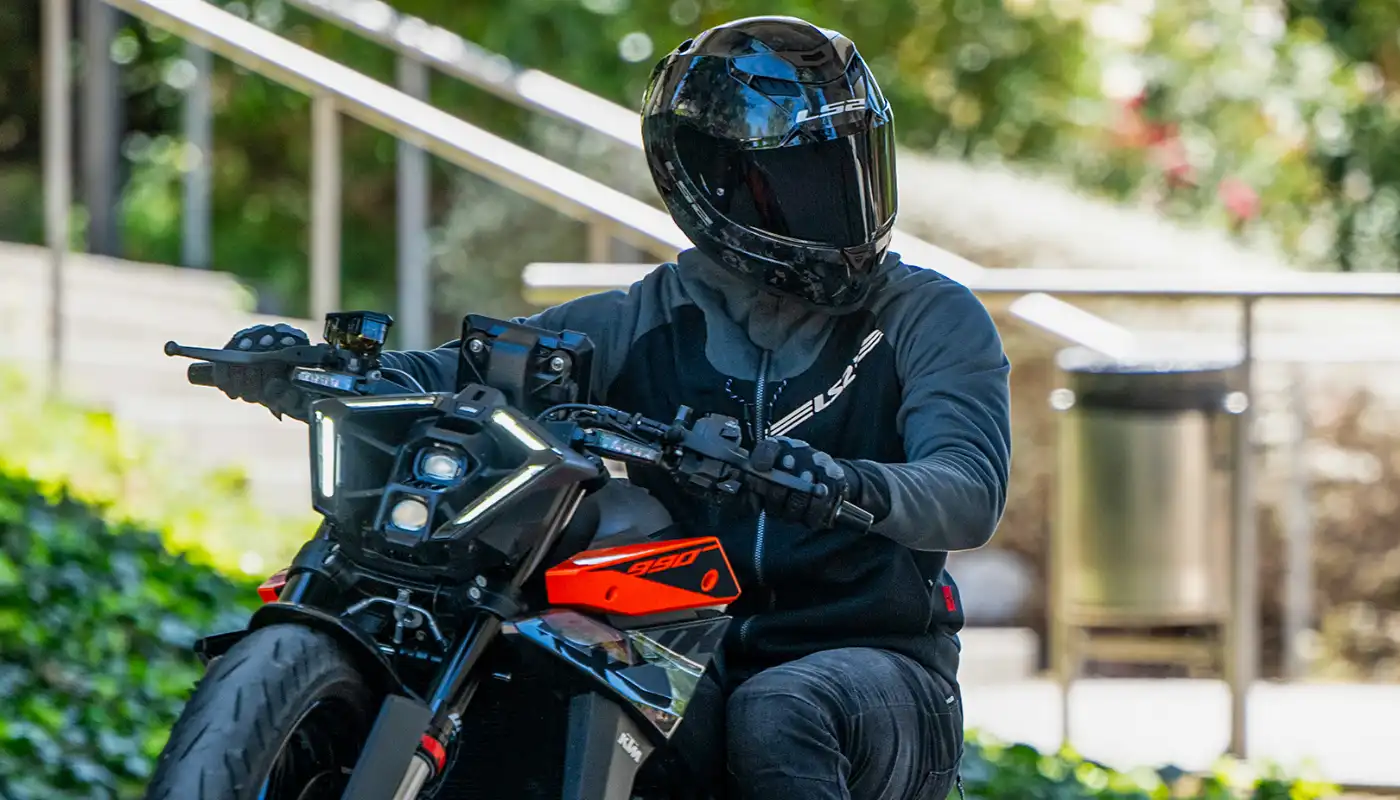 Conheça o Capacete LS2 Dragon FF807 (100% Carbono)