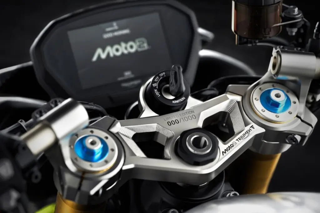 Triumph lança Street Triple 765 RX e Moto2 Edition - Grid Motors