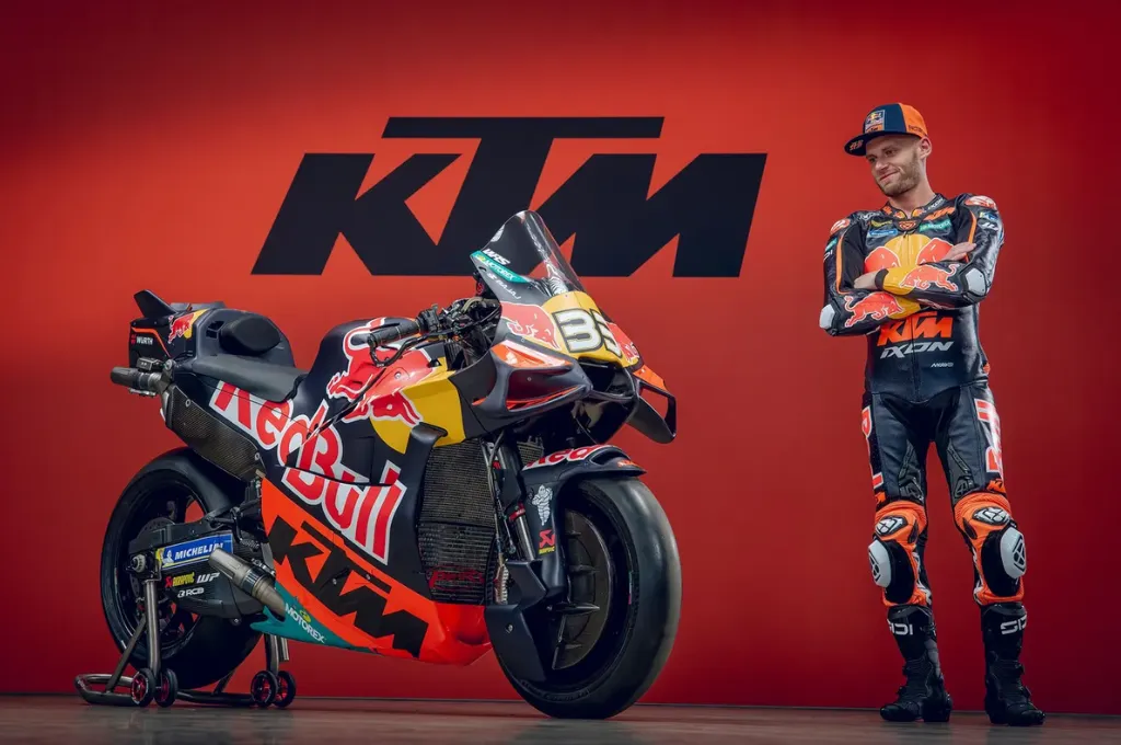 KTM apresenta RC16 de Acosta e Binder para 2026