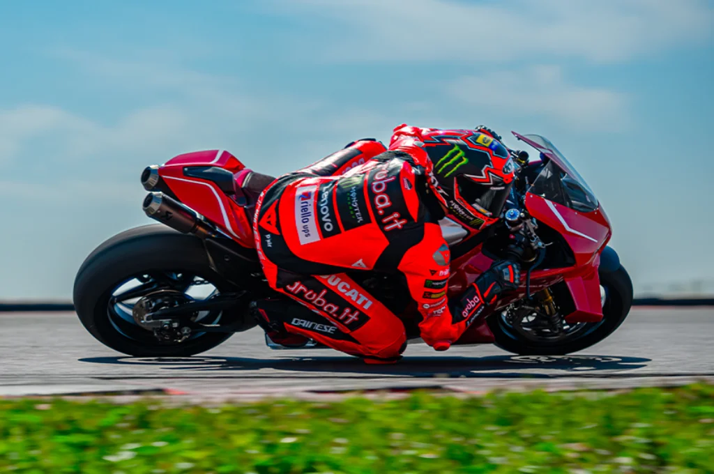 Nova Ducati Panigale V4 R é lançada com 218 cv