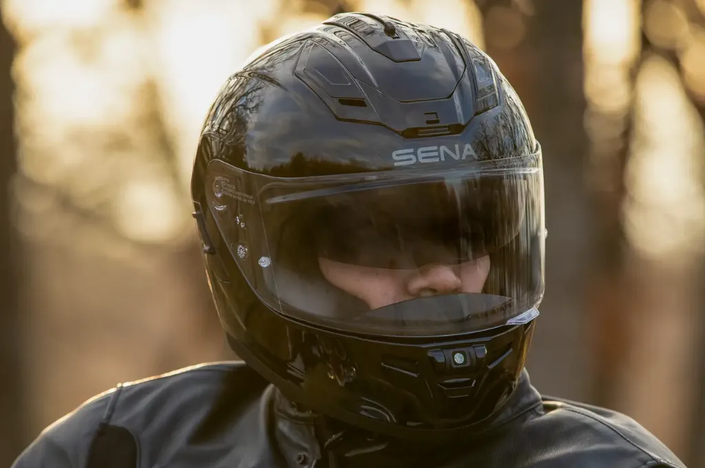 Conheça o Capacete Sena Phantom com Intercomunicador Integrado