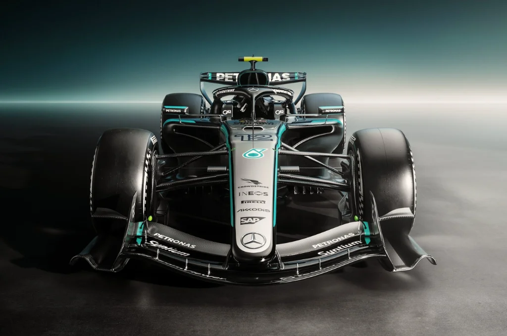 Mercedes apresenta W17 e inicia nova era na F1 Mercedes apresenta W17 e inicia nova era na F1