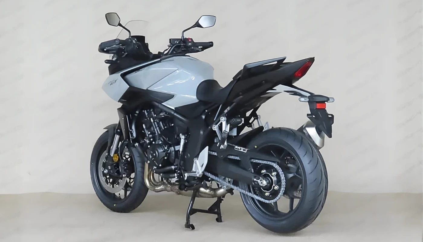 Honda CB 1000 GT chega com 150cv e motor Fireblade