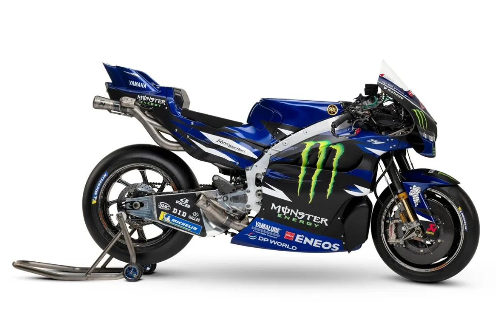 Yamaha estreia M1 V4 e revela pintura de 2026