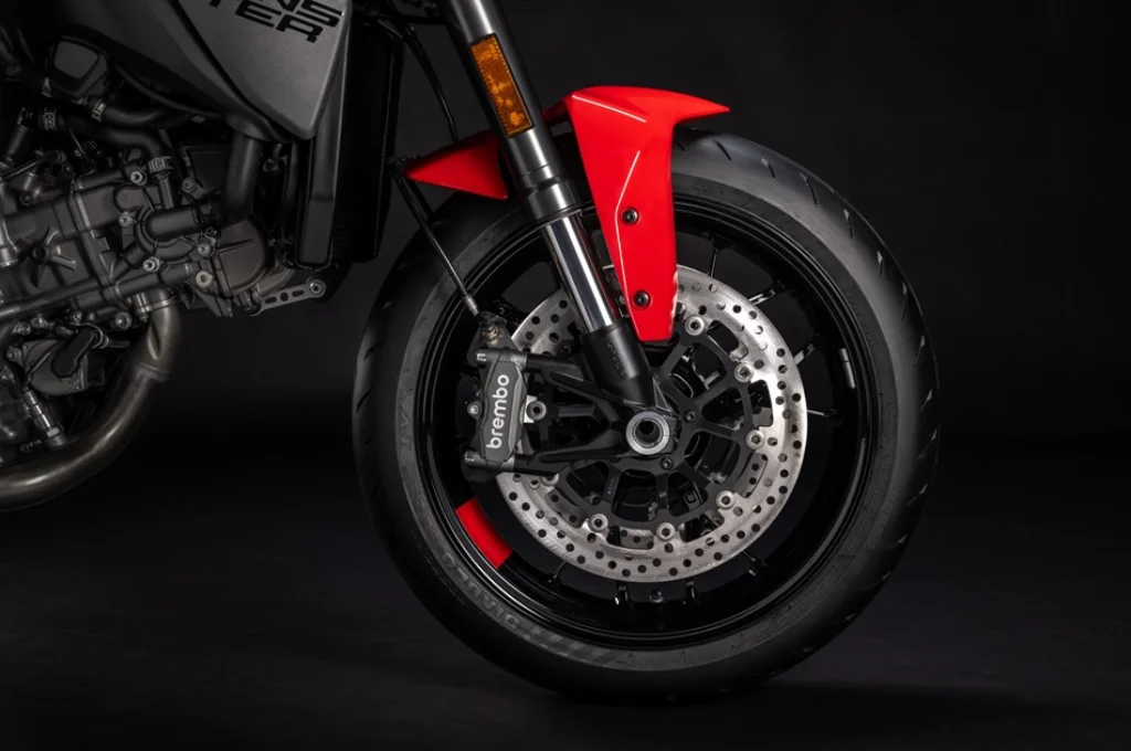 Ducati Monster V2 2026: mais leve e motor de 890cc