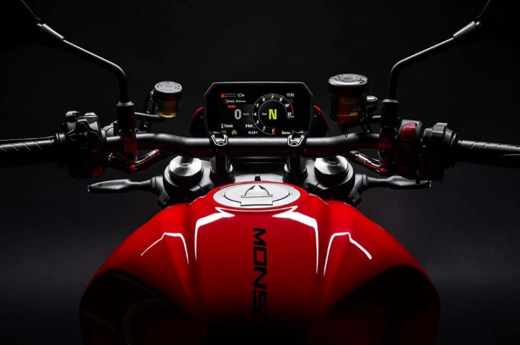 Ducati Monster V2 2026: mais leve e motor de 890cc