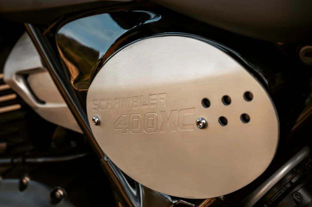 Triumph apresenta a Scrambler 400 XC no Brasil