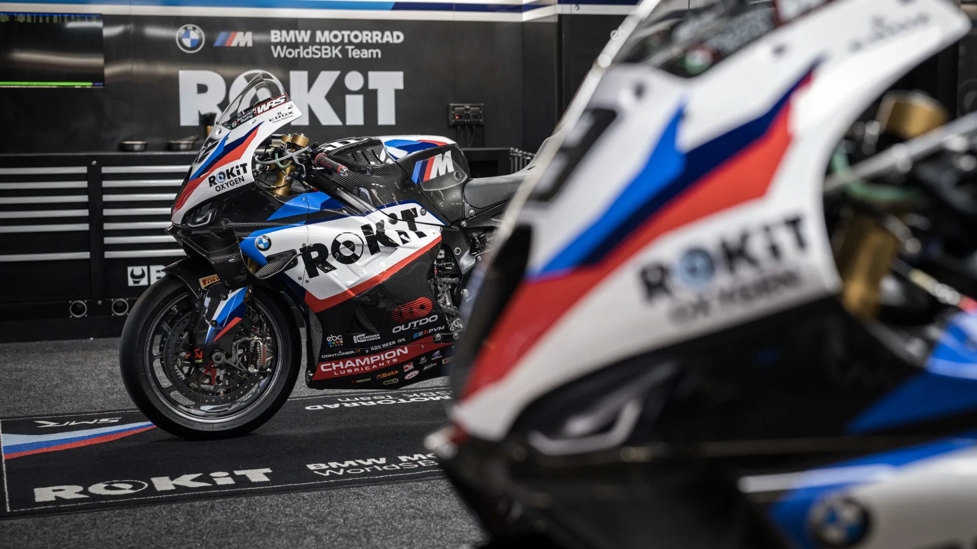 BMW apresenta nova M1000 RR 2026 para o WSBK BMW apresenta nova M1000 RR 2026 para o WSBK