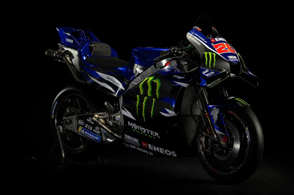 Yamaha estreia M1 V4 e revela pintura de 2026