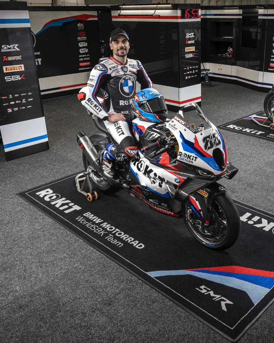 BMW apresenta nova M1000 RR 2026 para o WSBK - Foto 3