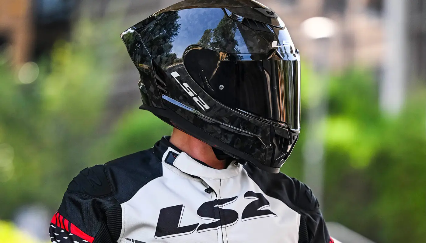 Conheça o Capacete LS2 Dragon FF807 (100% Carbono)
