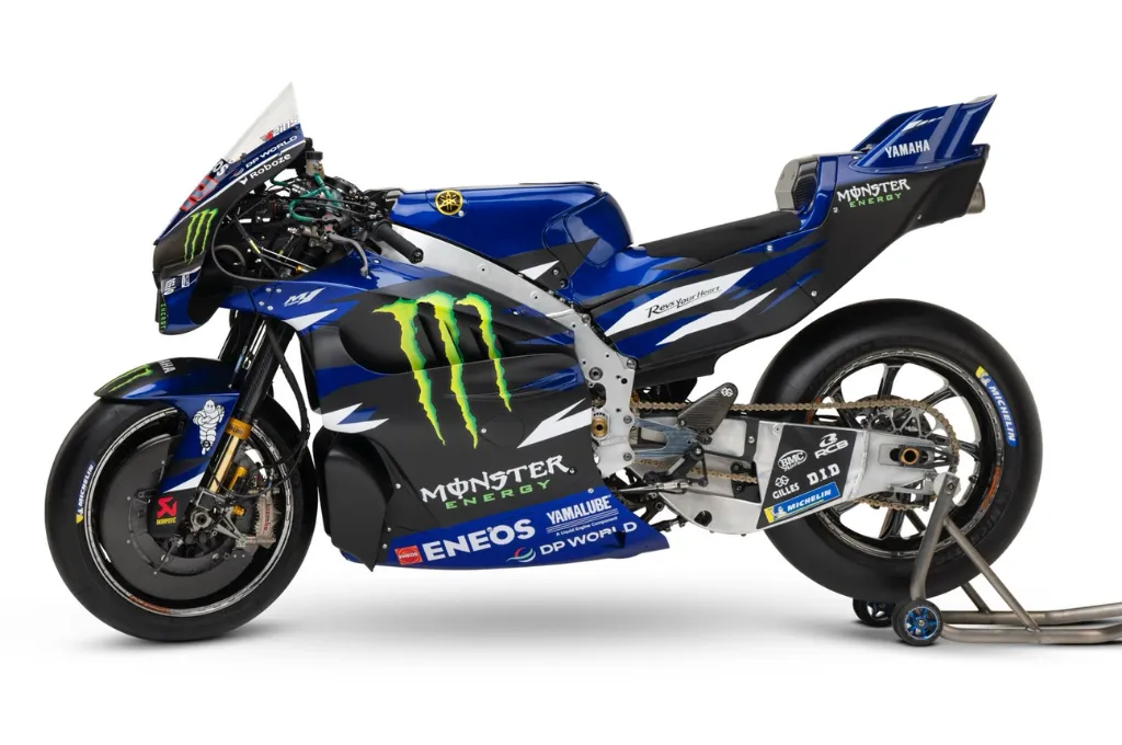Yamaha estreia M1 V4 e revela pintura de 2026