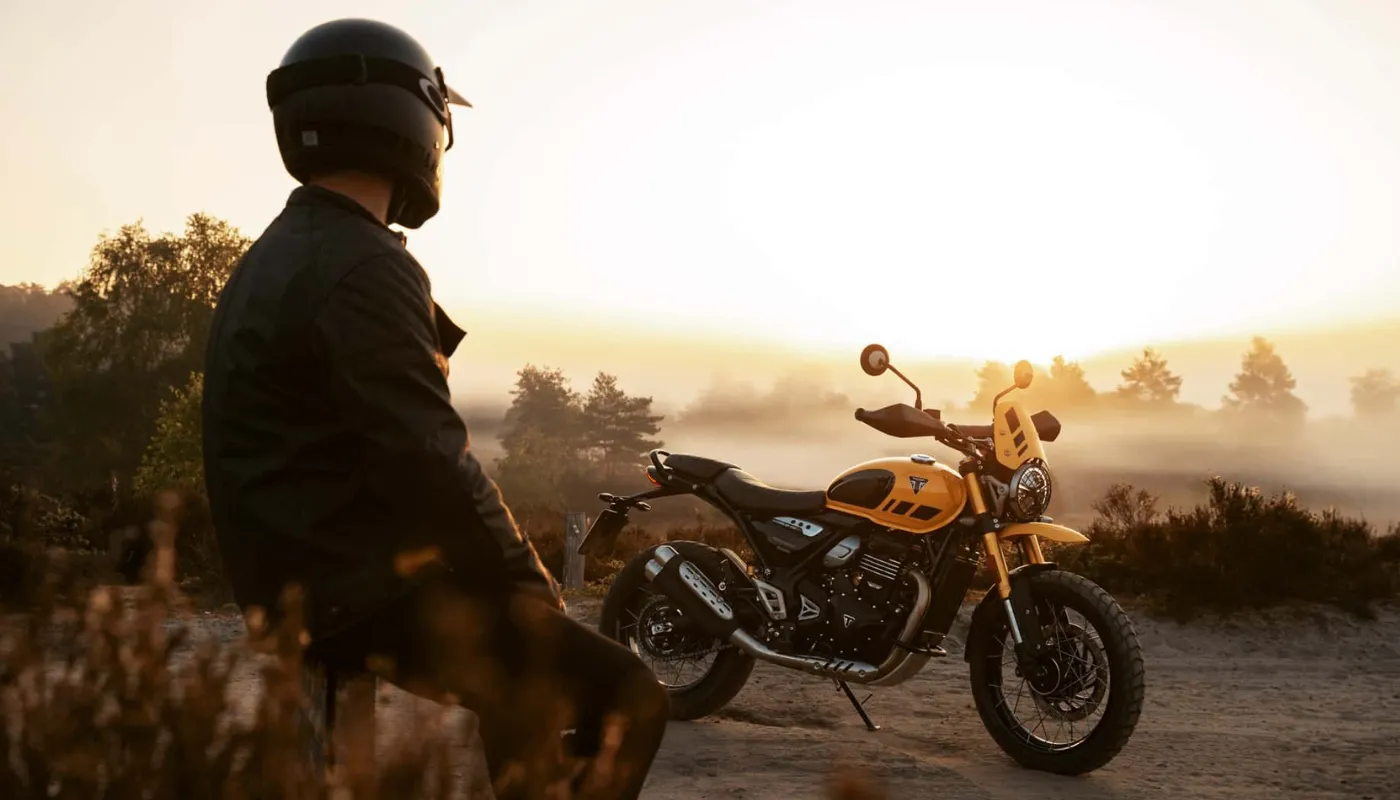 Triumph apresenta a Scrambler 400 XC no Brasil