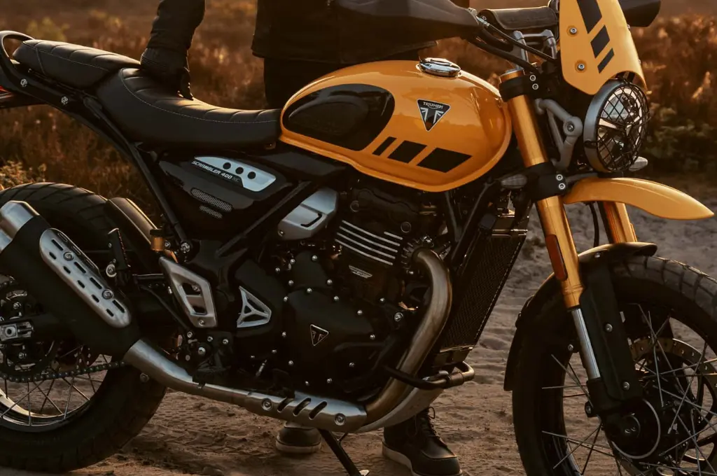 Triumph apresenta a Scrambler 400 XC no Brasil