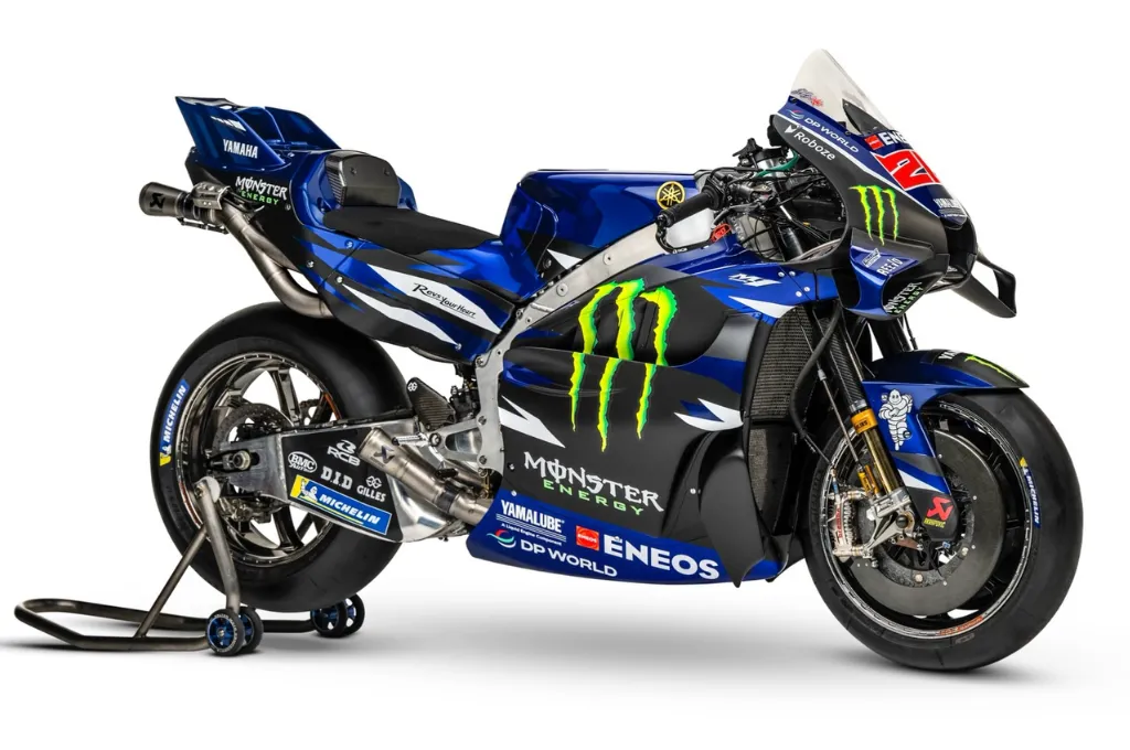Yamaha estreia M1 V4 e revela pintura de 2026