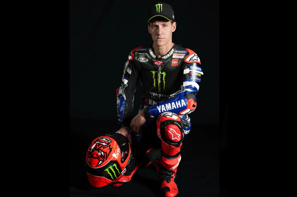 Yamaha estreia M1 V4 e revela pintura de 2026
