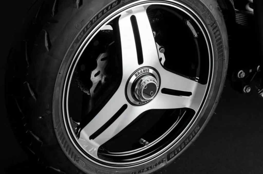 Brabus revela Hyper Naked 1400 R Signature Edition
