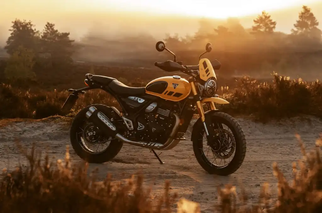 Triumph apresenta a Scrambler 400 XC no Brasil