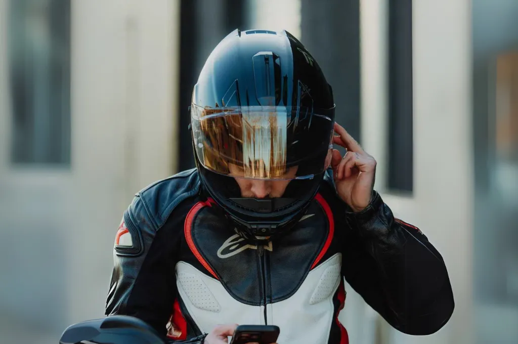 Conheça o Capacete Sena Phantom com Intercomunicador Integrado