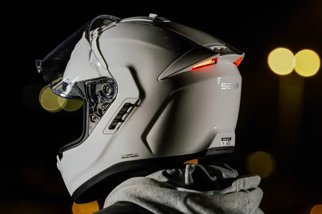 Conheça o Capacete Sena Phantom com Intercomunicador Integrado