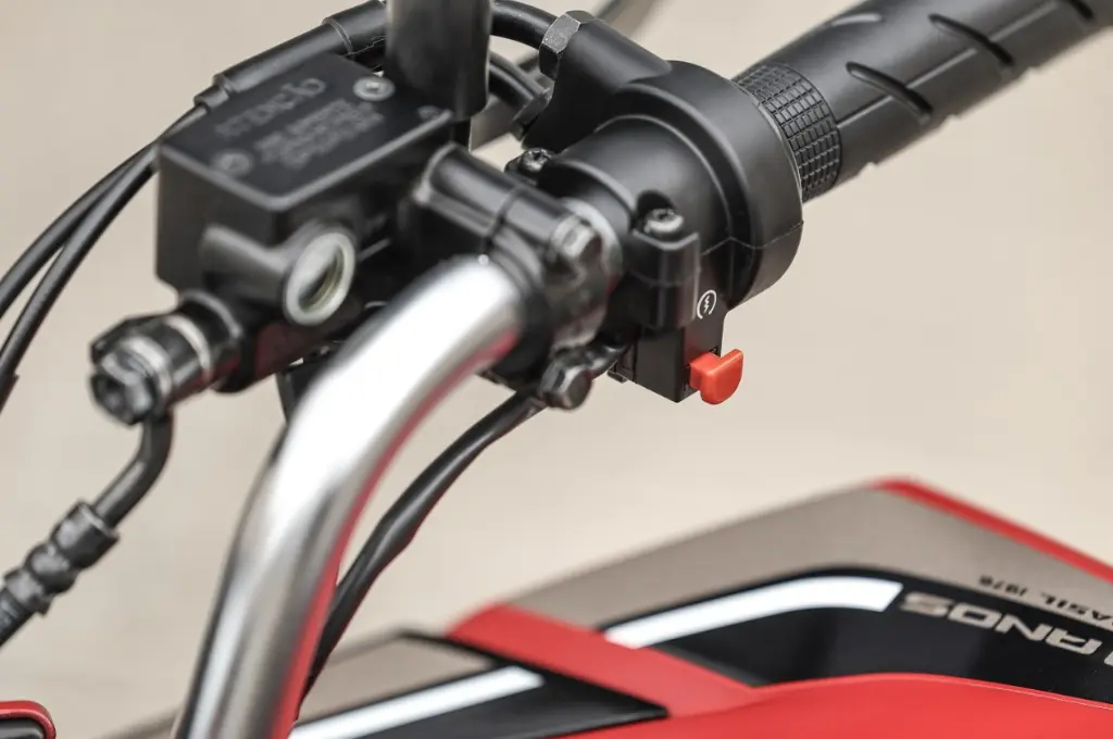 Honda lança CG 160 edição 50 Anos no Brasil