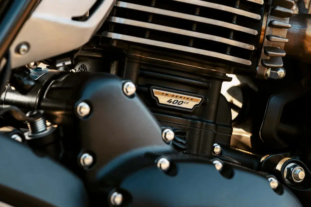Triumph apresenta a Scrambler 400 XC no Brasil