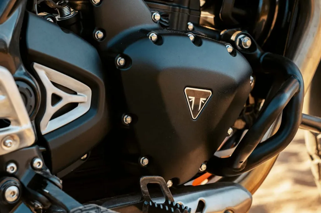 Triumph apresenta a Scrambler 400 XC no Brasil