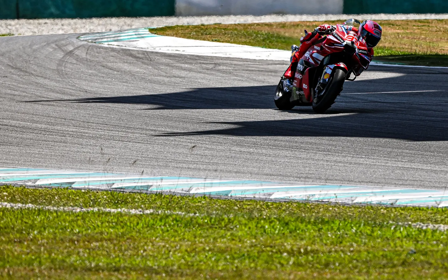 Marc Márquez lidera Dia 1 do teste de Sepang 2026 - Foto 26