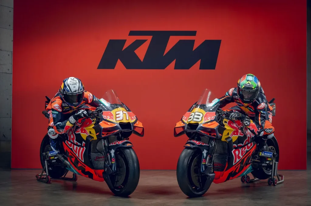 KTM apresenta RC16 de Acosta e Binder para 2026