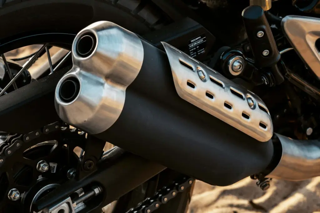 Triumph apresenta a Scrambler 400 XC no Brasil