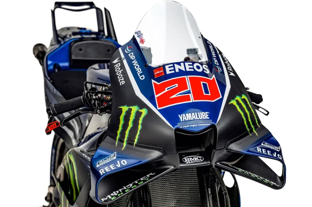 Yamaha estreia M1 V4 e revela pintura de 2026