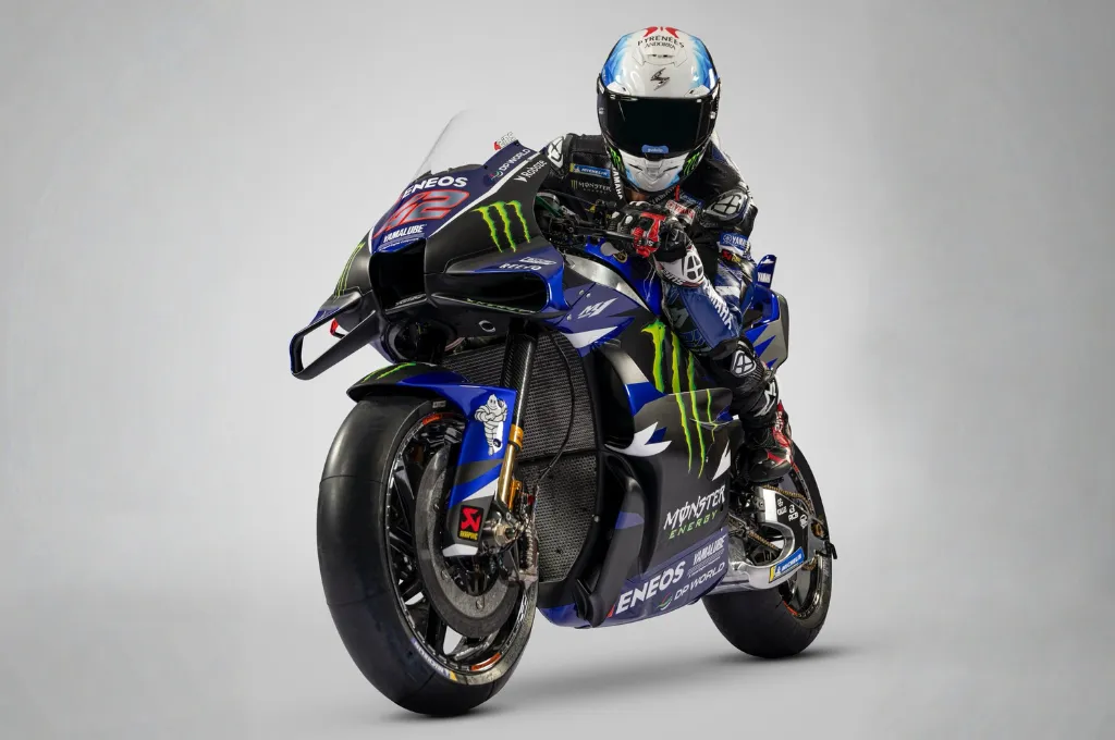 Yamaha estreia M1 V4 e revela pintura de 2026