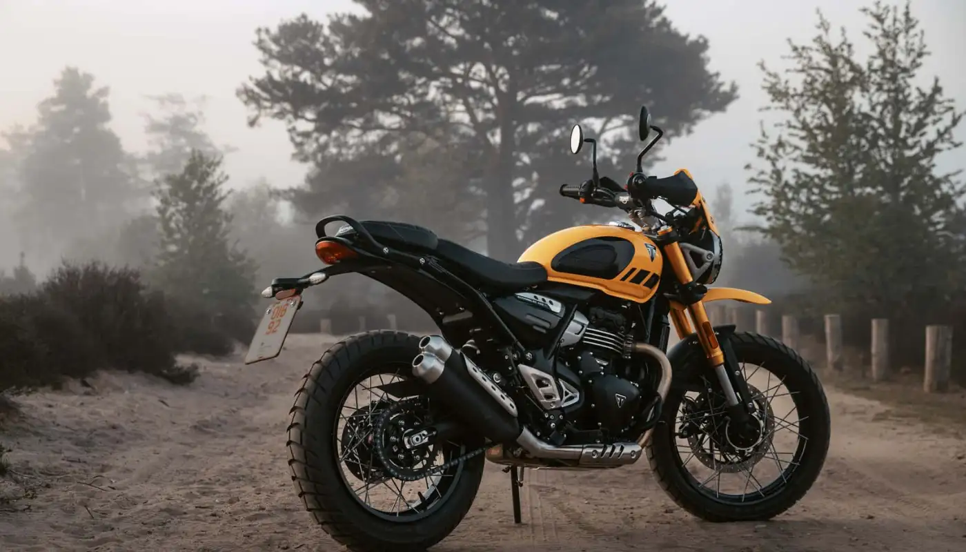 Triumph apresenta a Scrambler 400 XC no Brasil